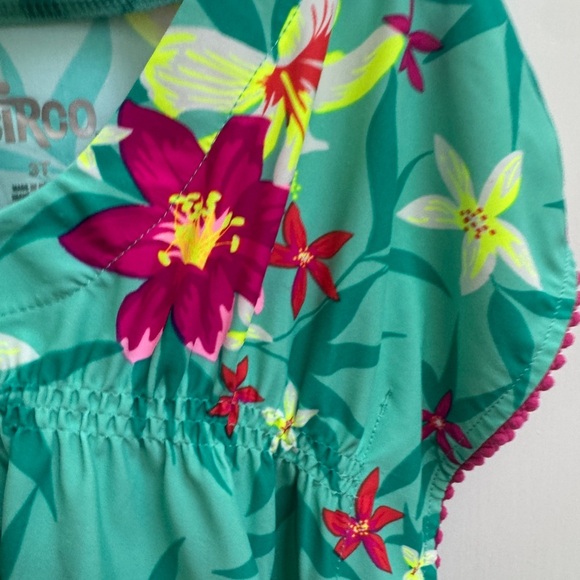 NWOT Circo 3T Girls Floral Green Poncho Coverup - Picture 3 of 7